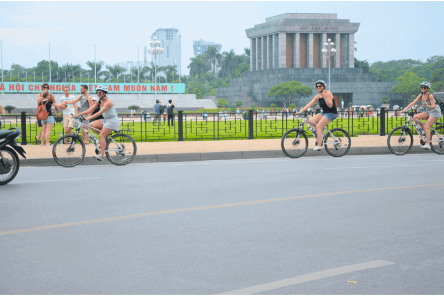 Hanoi Cycling Day Tour Chem Tay Tuu Dong Ngac